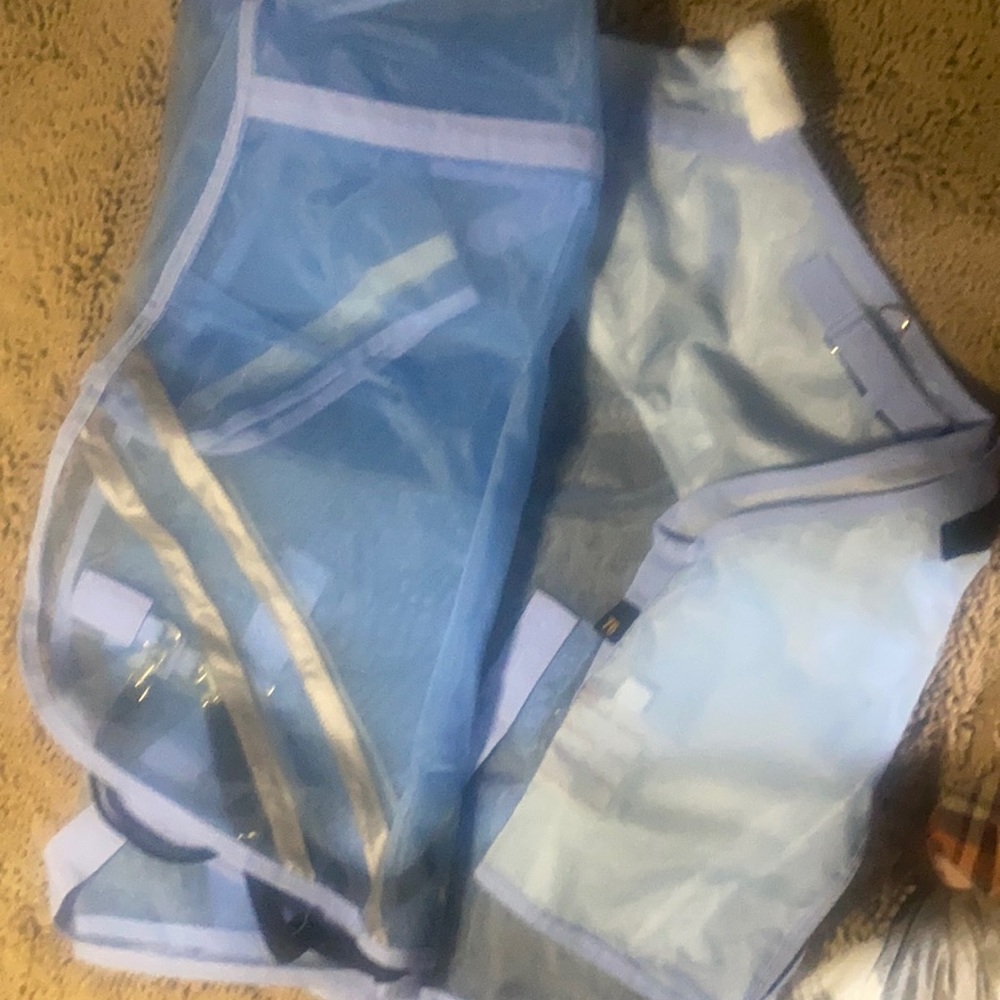 Fly Sheet, Show